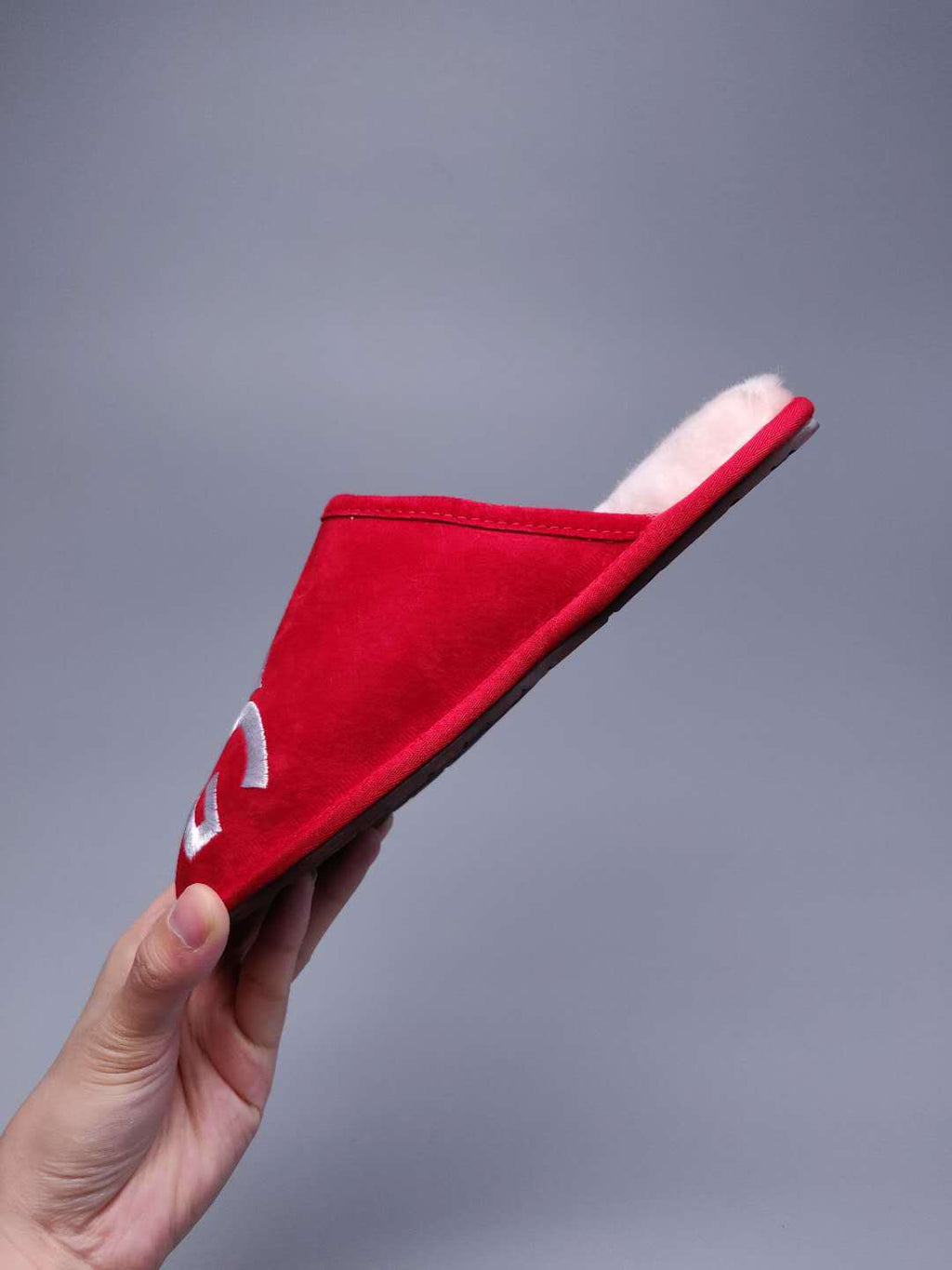 Red G-Logo Indoor Slippers — New Arrival | In Stock