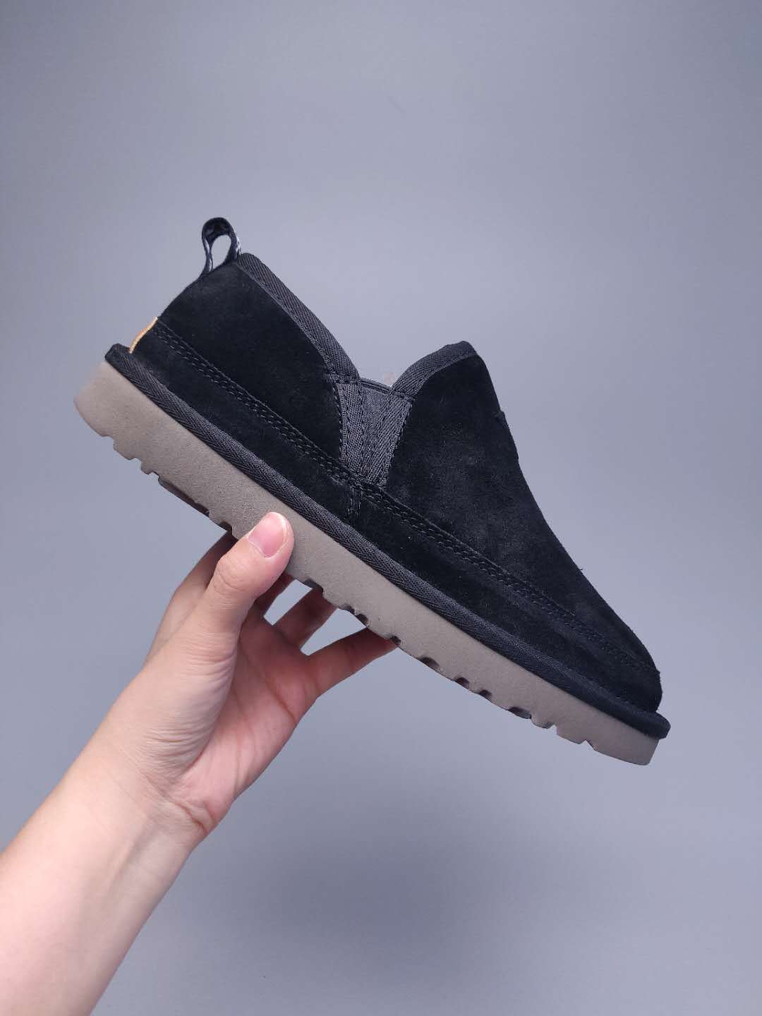 Black Men’s Slip-On Low-Top Sneakers — New Arrival | In Stock