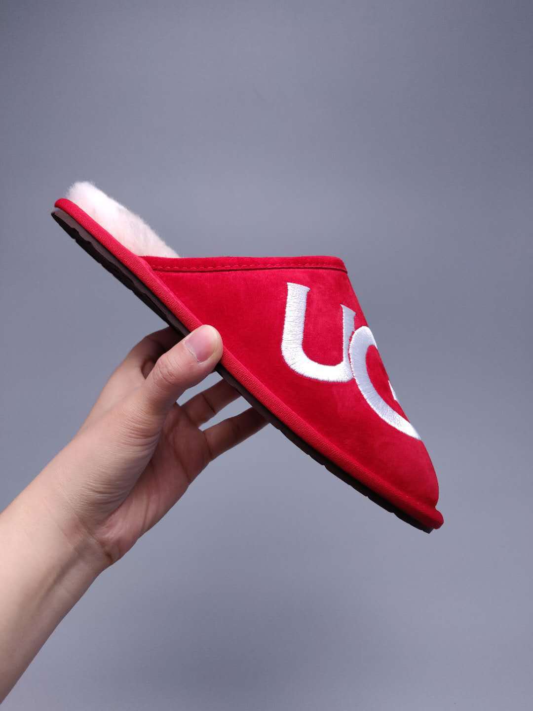 Red G-Logo Indoor Slippers — New Arrival | In Stock