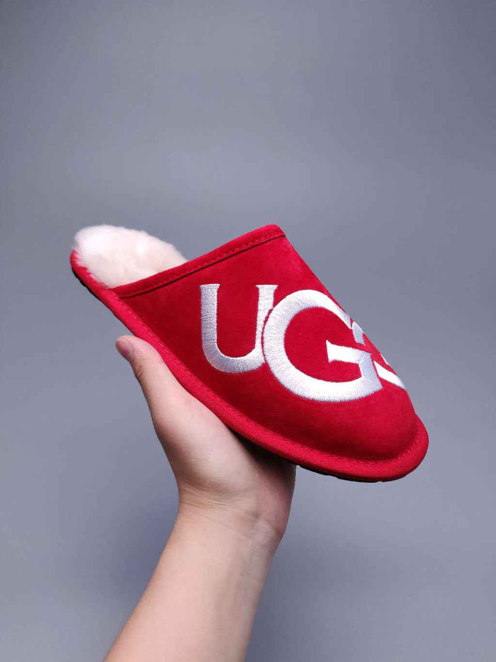 Red G-Logo Indoor Slippers — New Arrival | In Stock