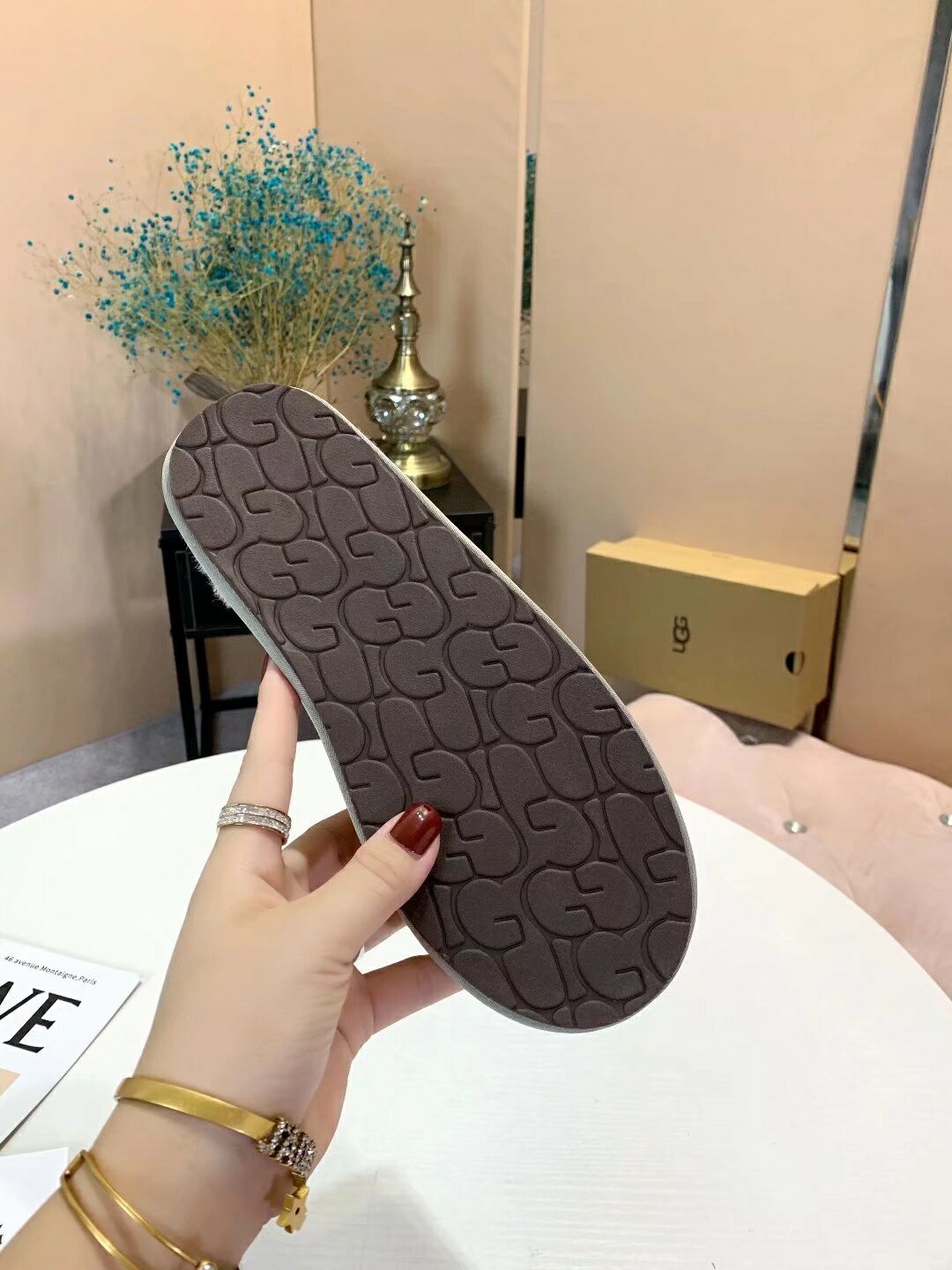 Grey G-Logo Indoor Slippers — New Arrival | In Stock